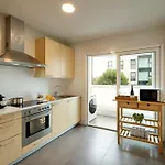 アパート Homes By Upper Luxury Housing