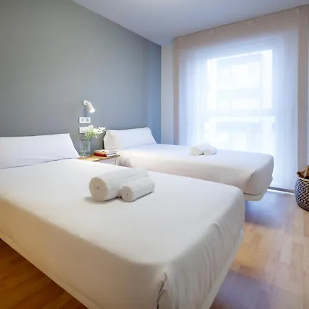 Homes By Upper Luxury Housing Apartman *